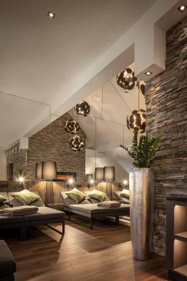 Hotel-Gasthof Hoettl เดกเกนดอร์ฟ ภายนอก รูปภาพ