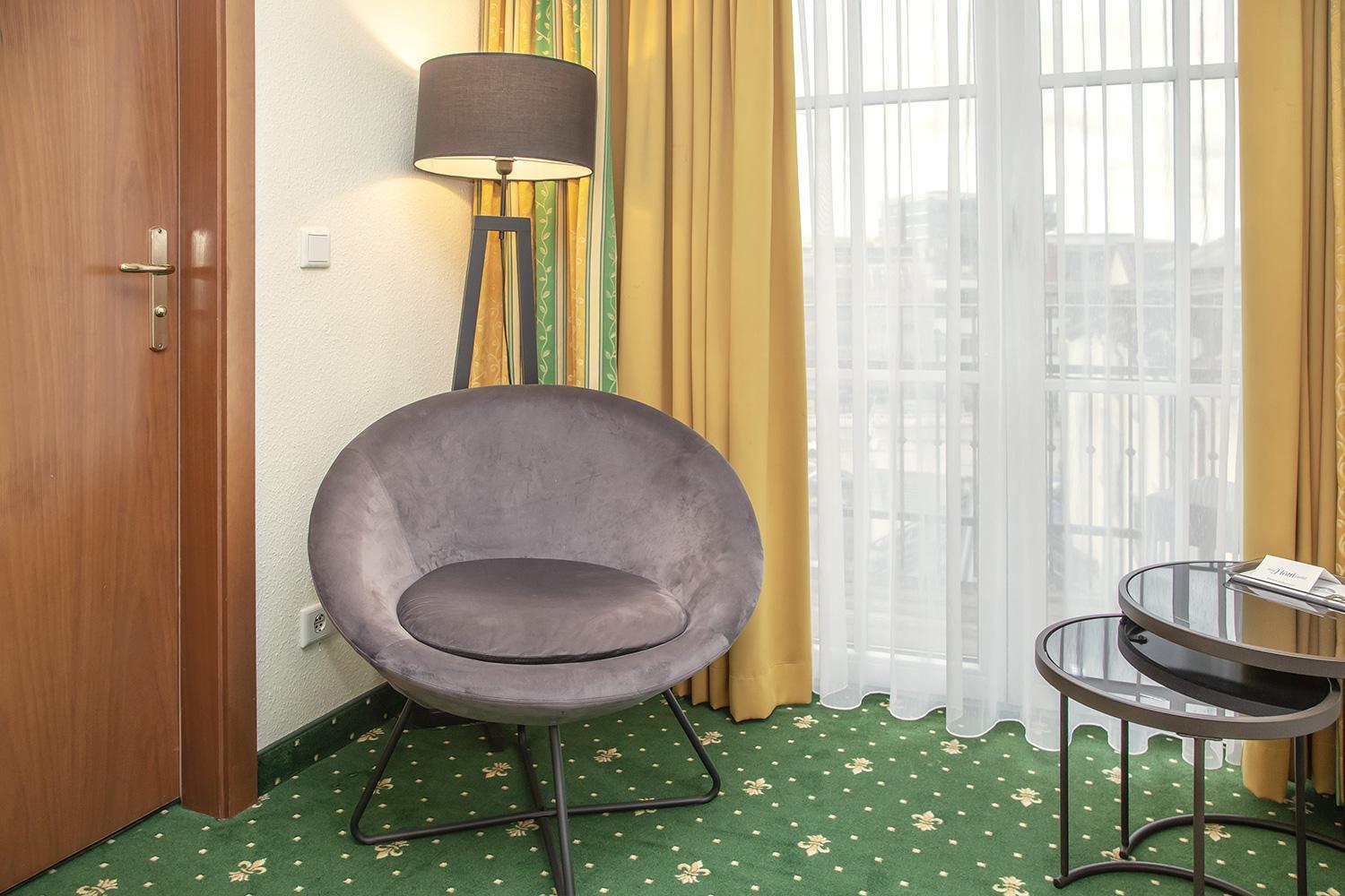 Hotel-Gasthof Hoettl เดกเกนดอร์ฟ ภายนอก รูปภาพ