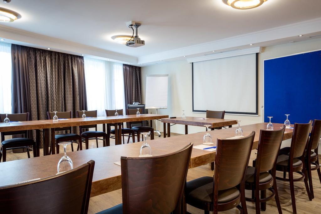 Hotel-Gasthof Hoettl เดกเกนดอร์ฟ ภายนอก รูปภาพ