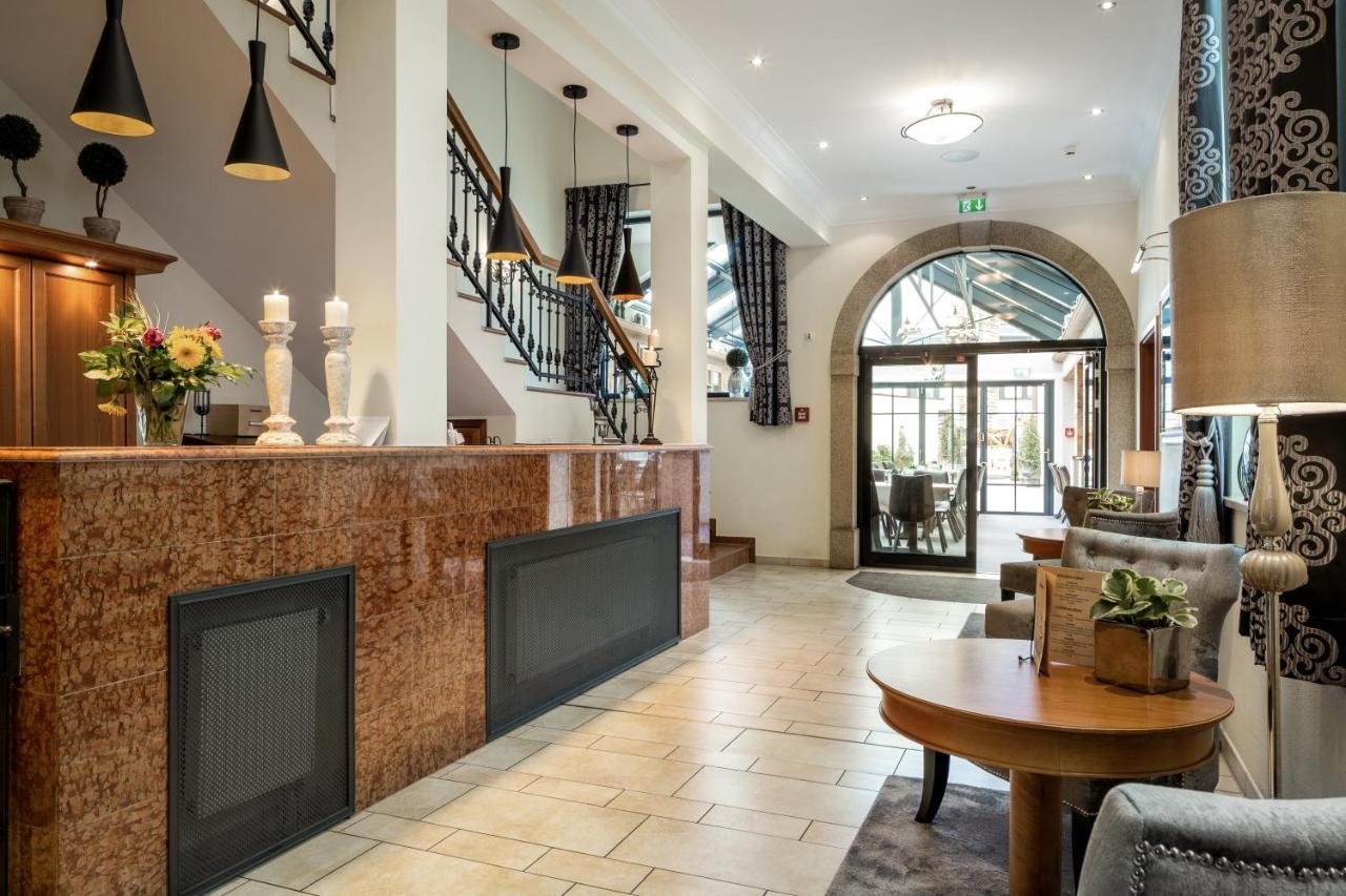 Hotel-Gasthof Hoettl เดกเกนดอร์ฟ ภายนอก รูปภาพ